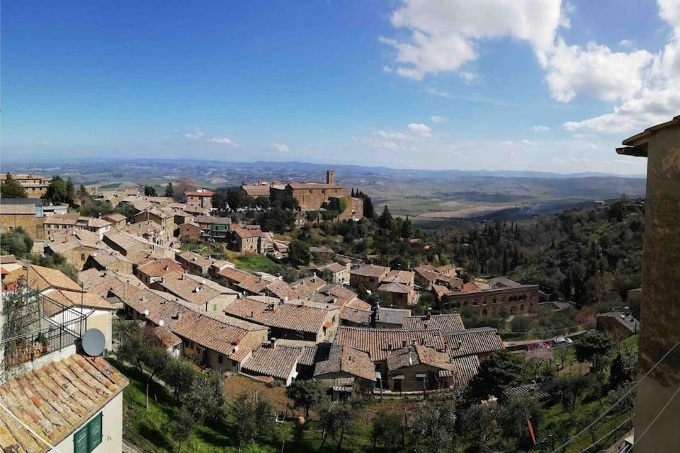 Historic Center Apartment With Private Garage Montalcino Exterior foto